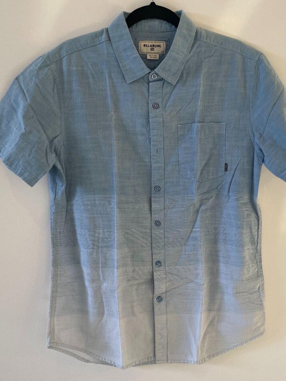 Billabong Short Sleeve Button-Up Shirt | Size M | Blue Ombre